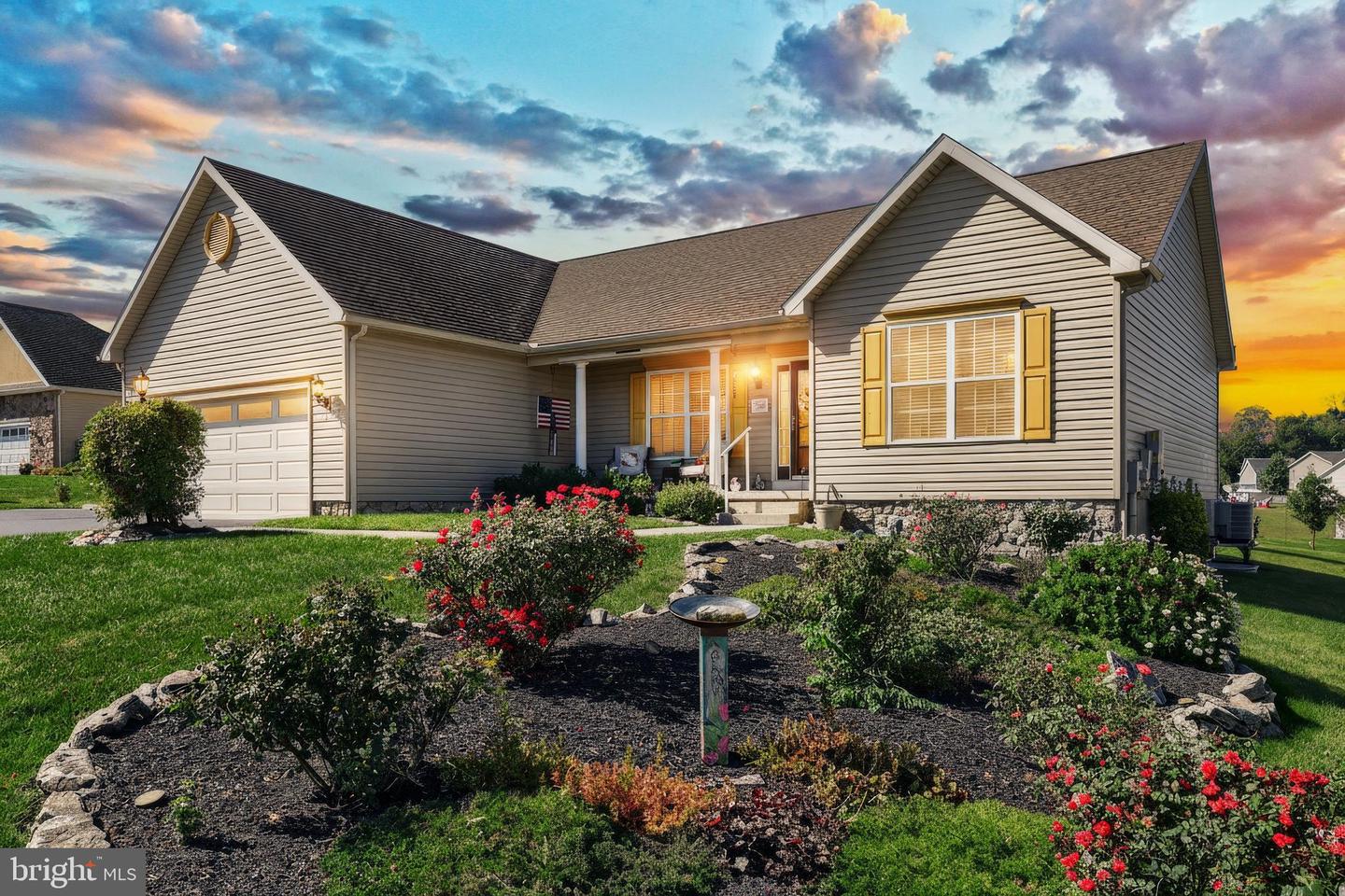 1245 Pinnacle Court, York