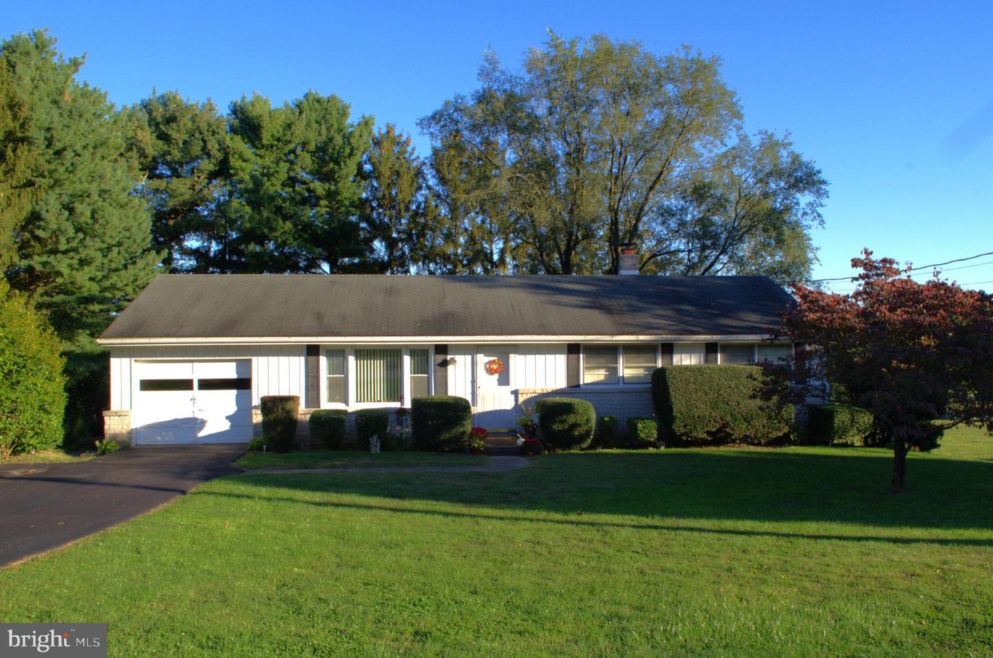 880 Springvale Road, Red Lion
