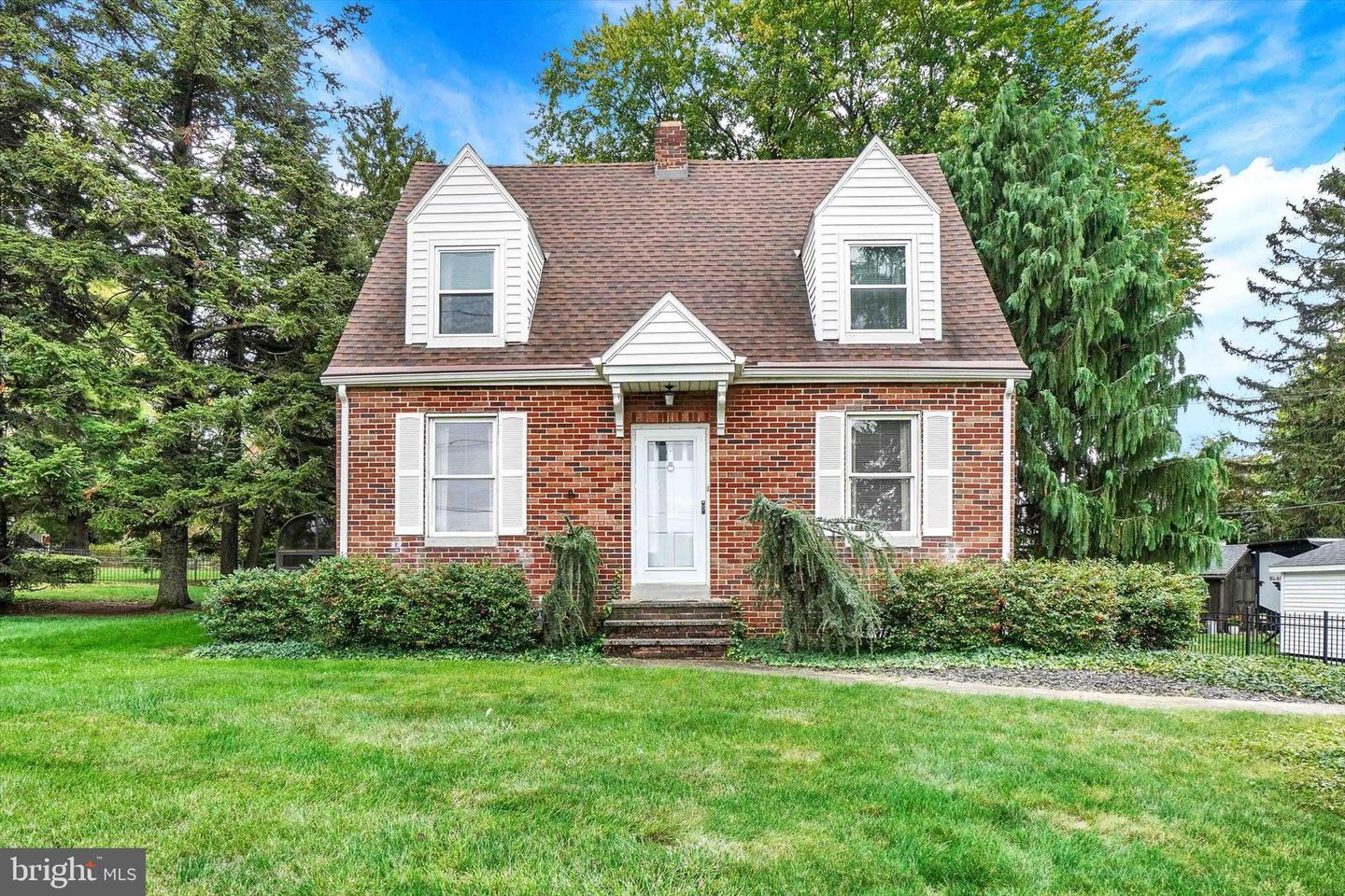 1351 Greenhill Road, York