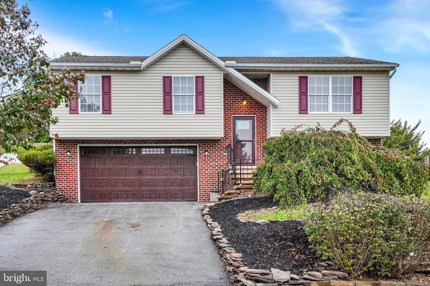 2954 Village Square Drive, Dover