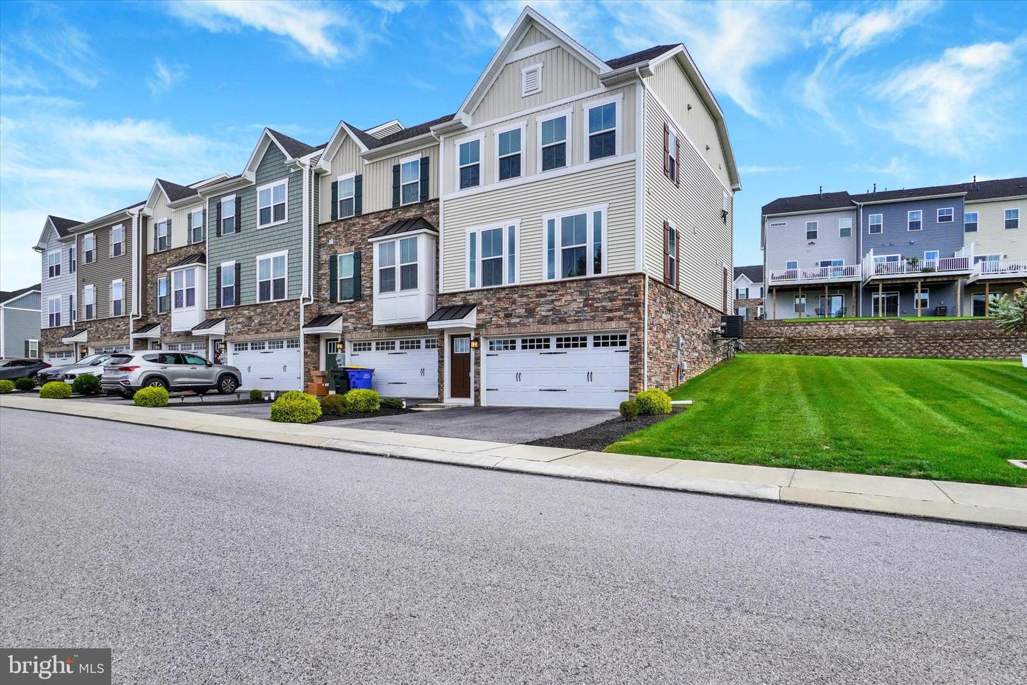 1028 Rosecroft Lane, York