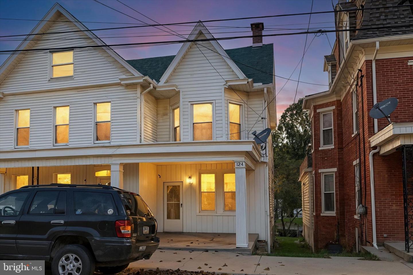 124 W Main Street, Windsor