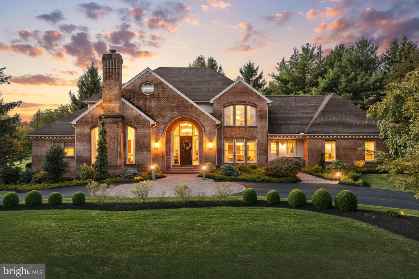 1570 Kentwood Lane, York