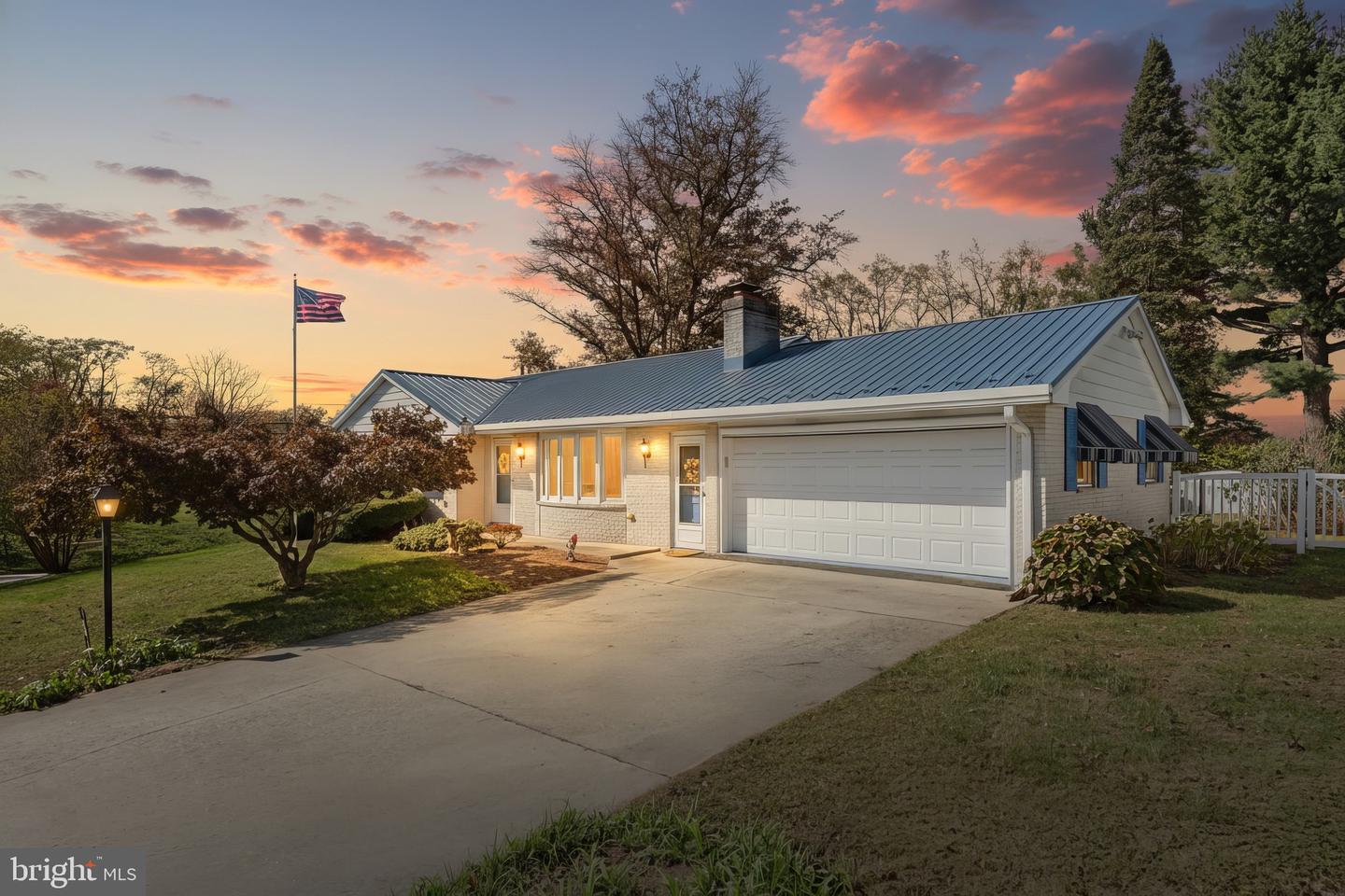 2179 Bon Aire Drive, York