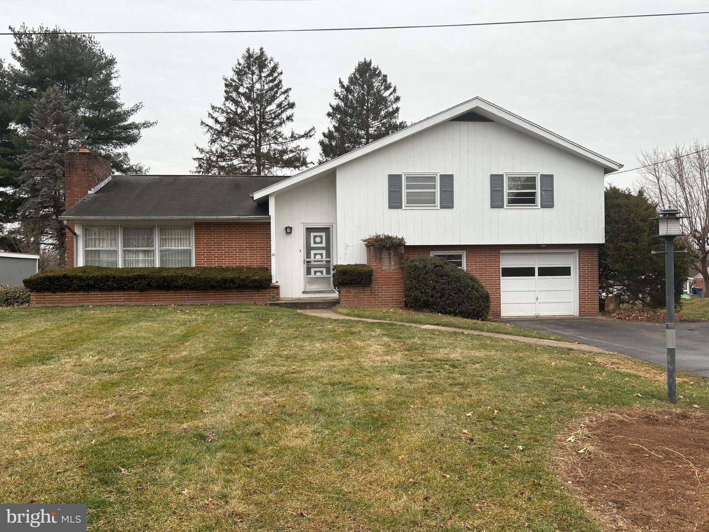 2330 Birch Road, York