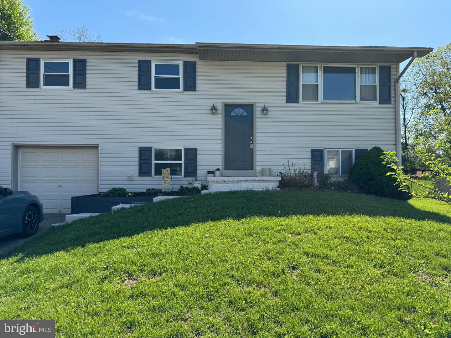 270 Canary Circle, York