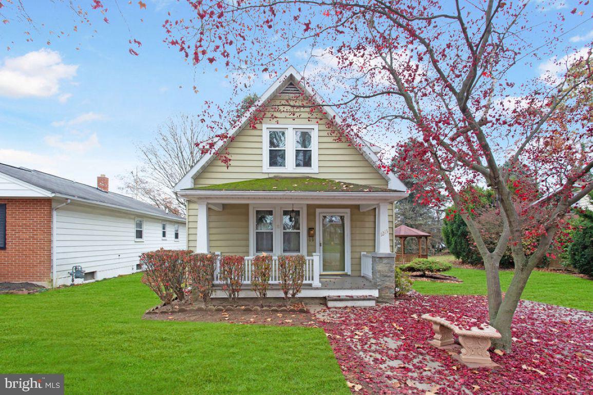1215 E Walnut Street, Hanover