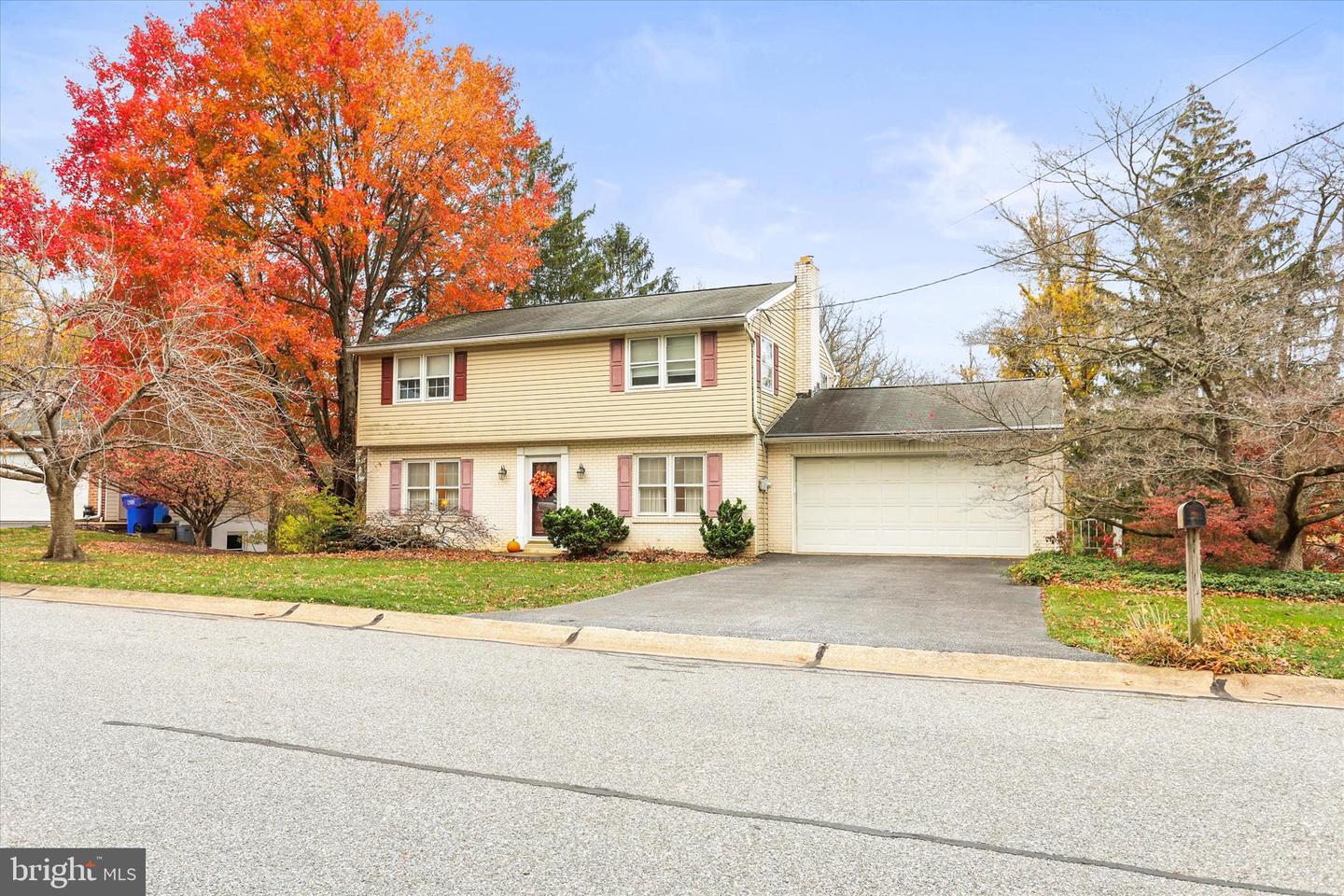114 Lexington Road, York