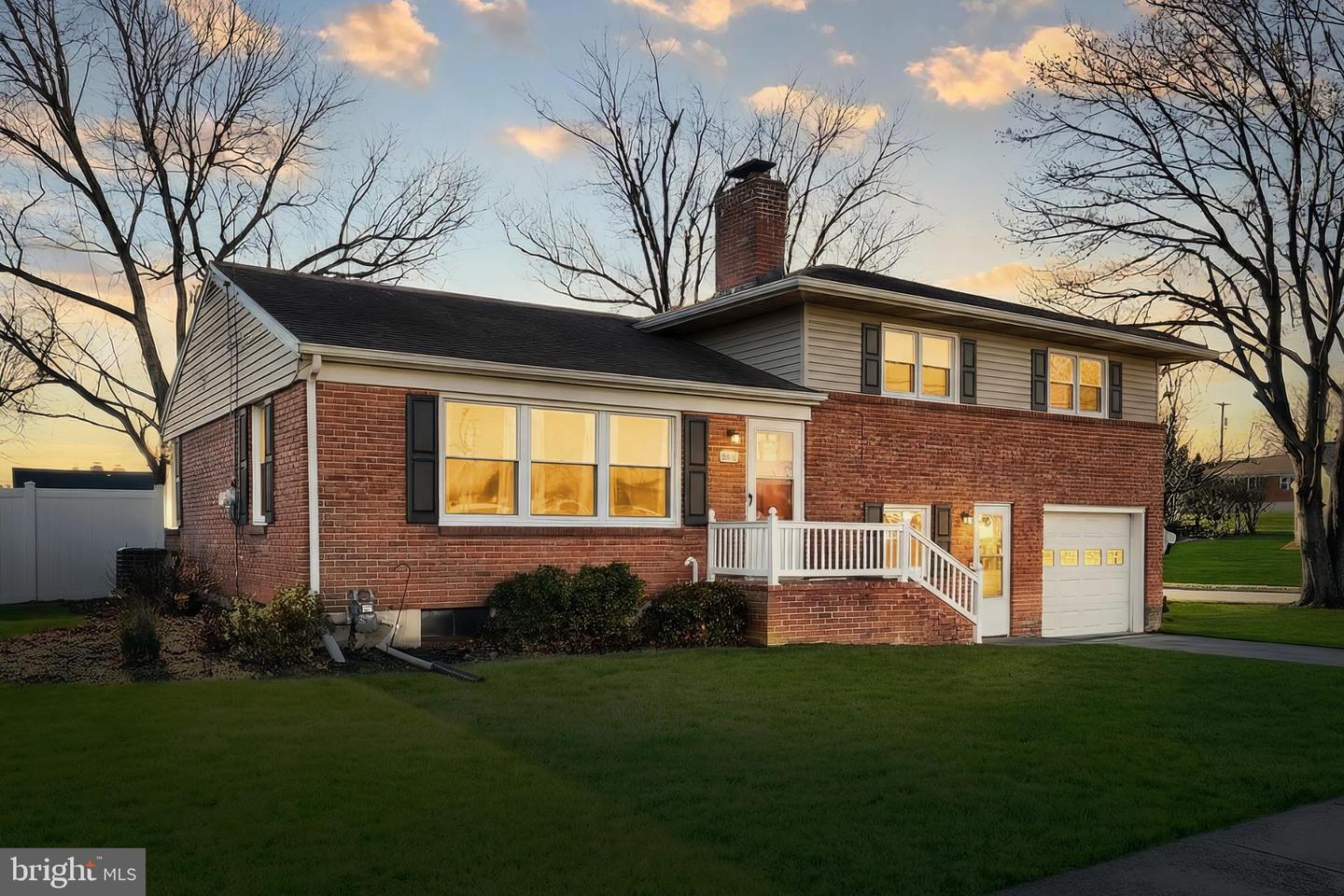 102 Pine Springs Boulevard, York
