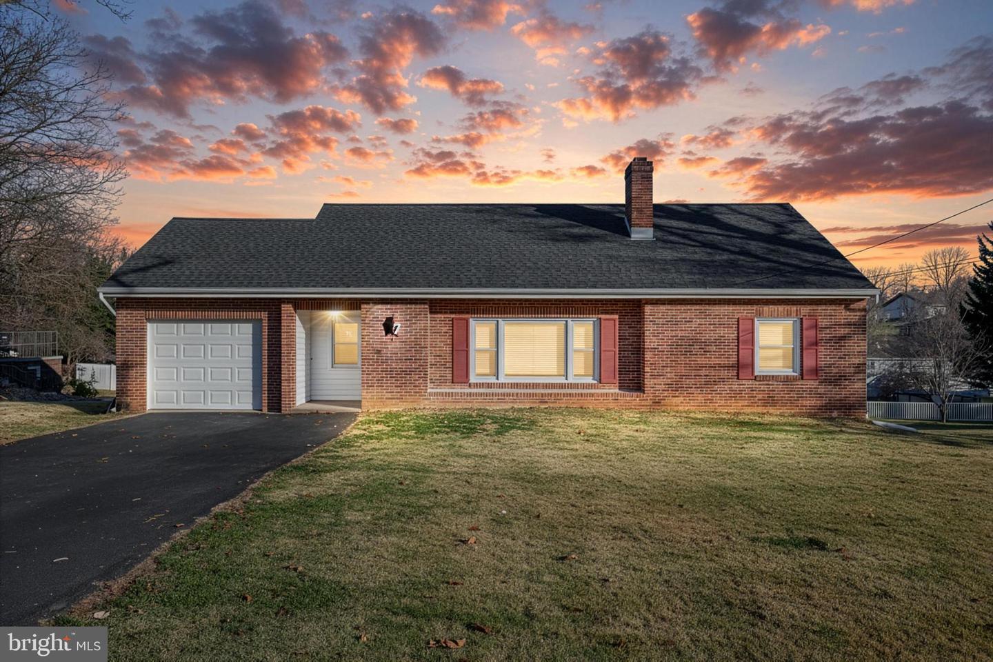 17 Charles Avenue, Stewartstown