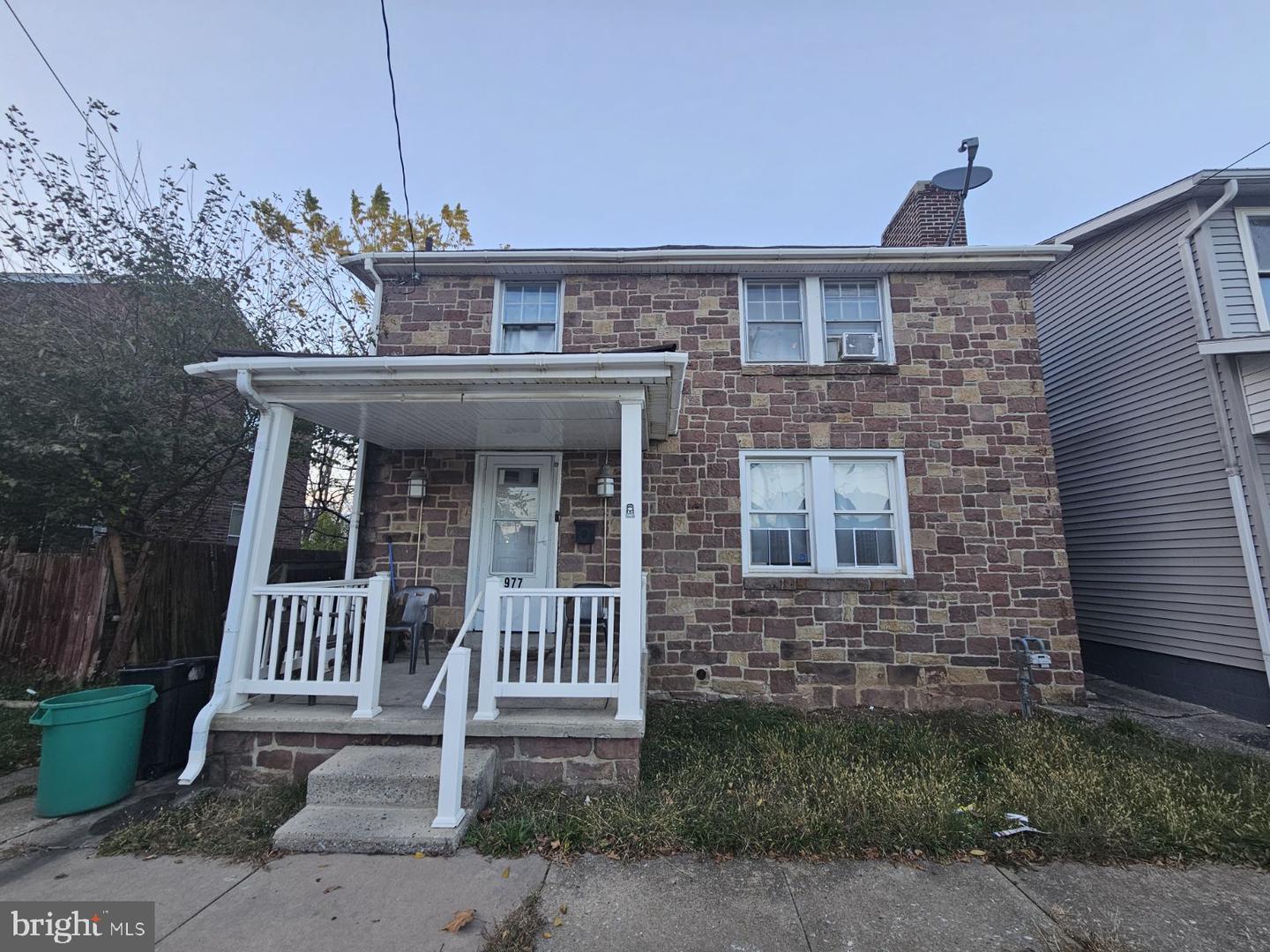 977 Edison Street, York