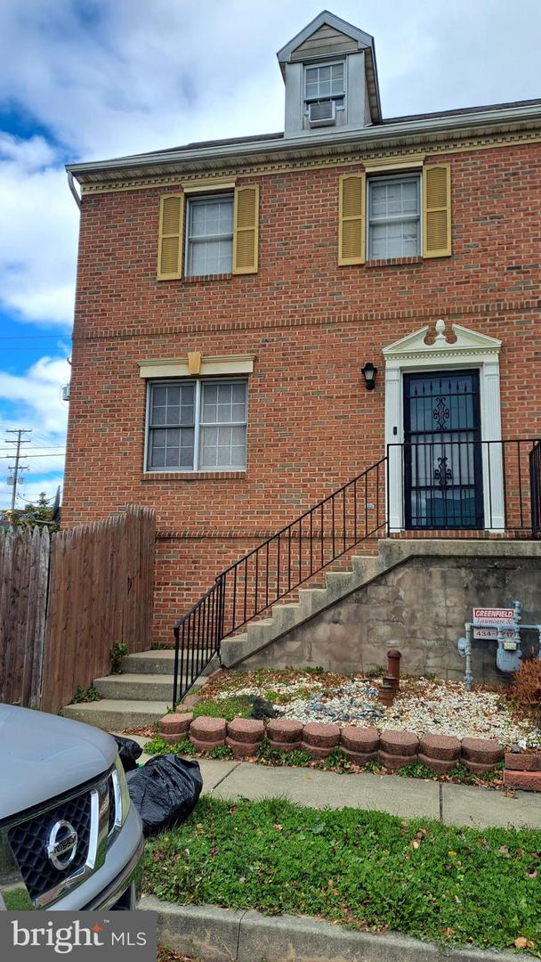 805 Donnelly Street, York