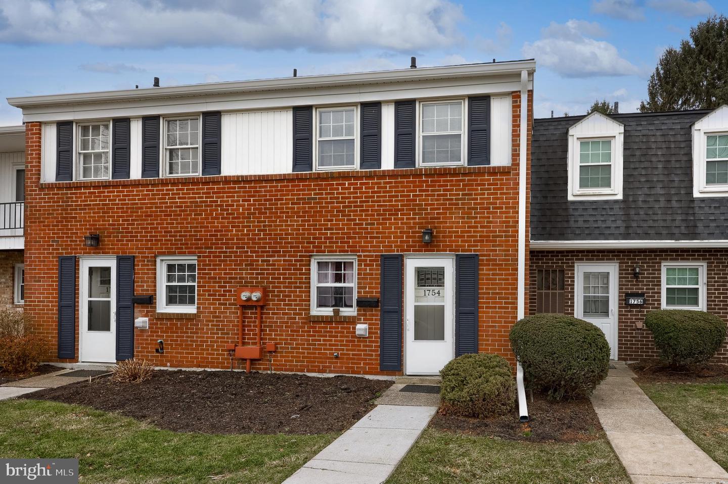 1754 Devers Road, York