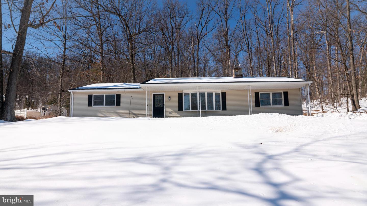 6152 Pigeon Hill Road, Spring Grove