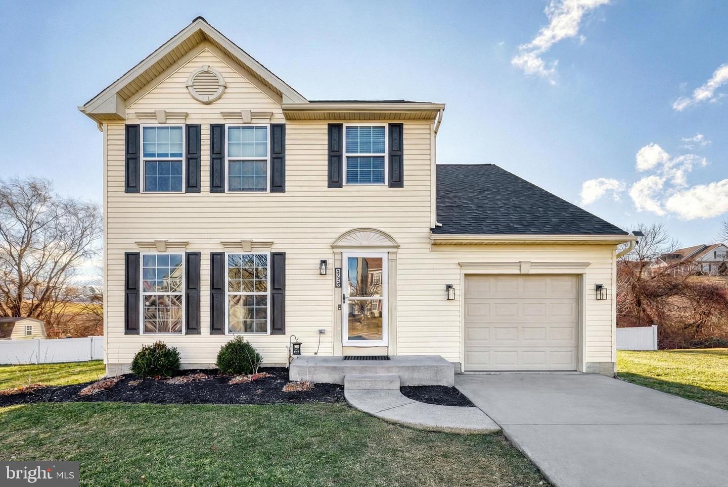 112 Farm Lane Circle, York