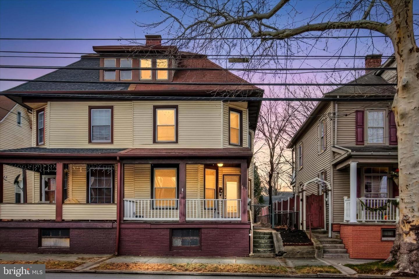 614 Broadway, Hanover