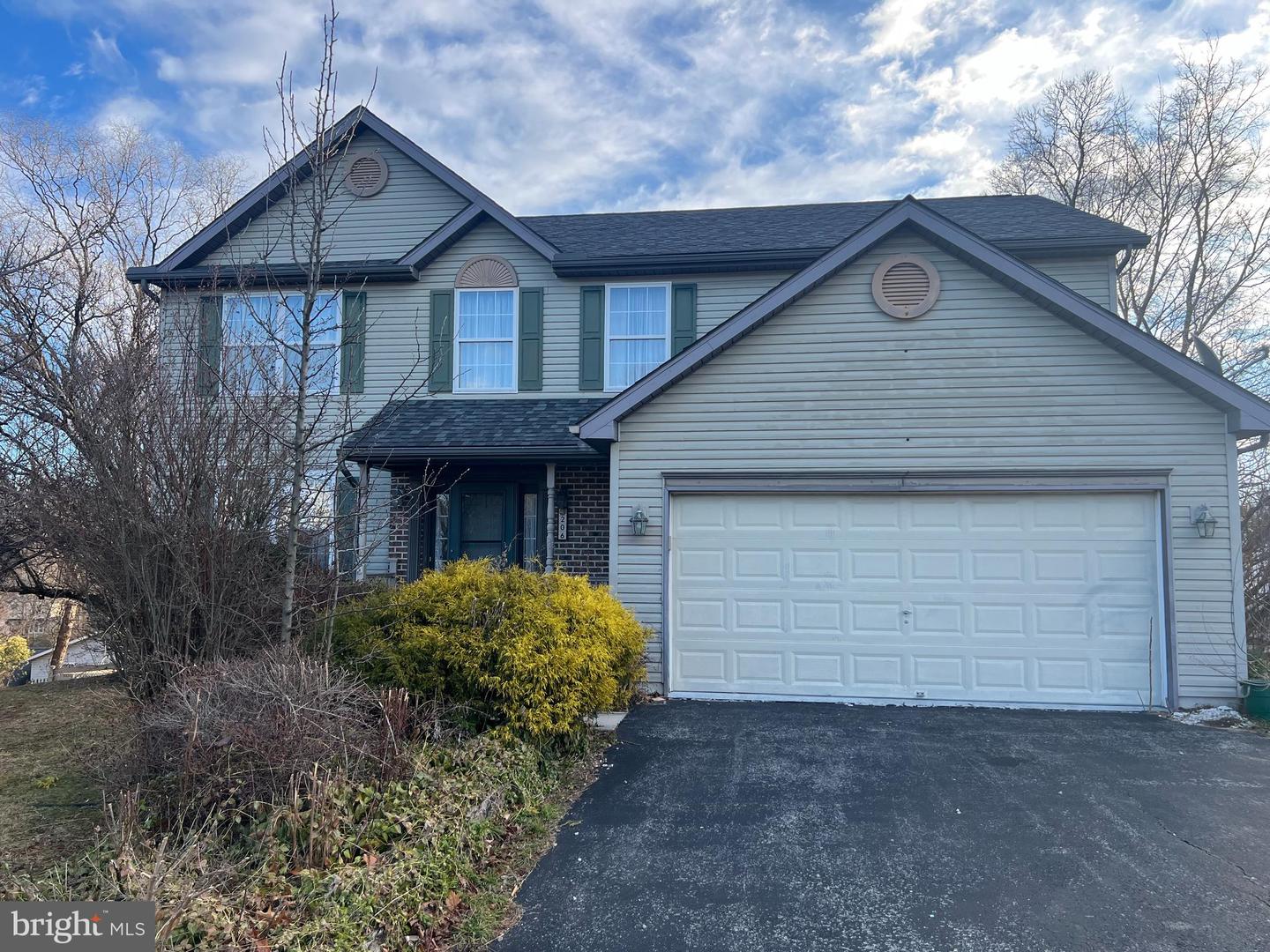 206 Hall Drive, Hanover