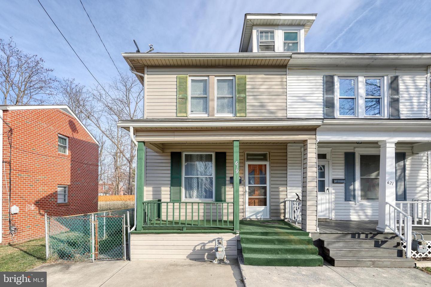 619 Dallas Street