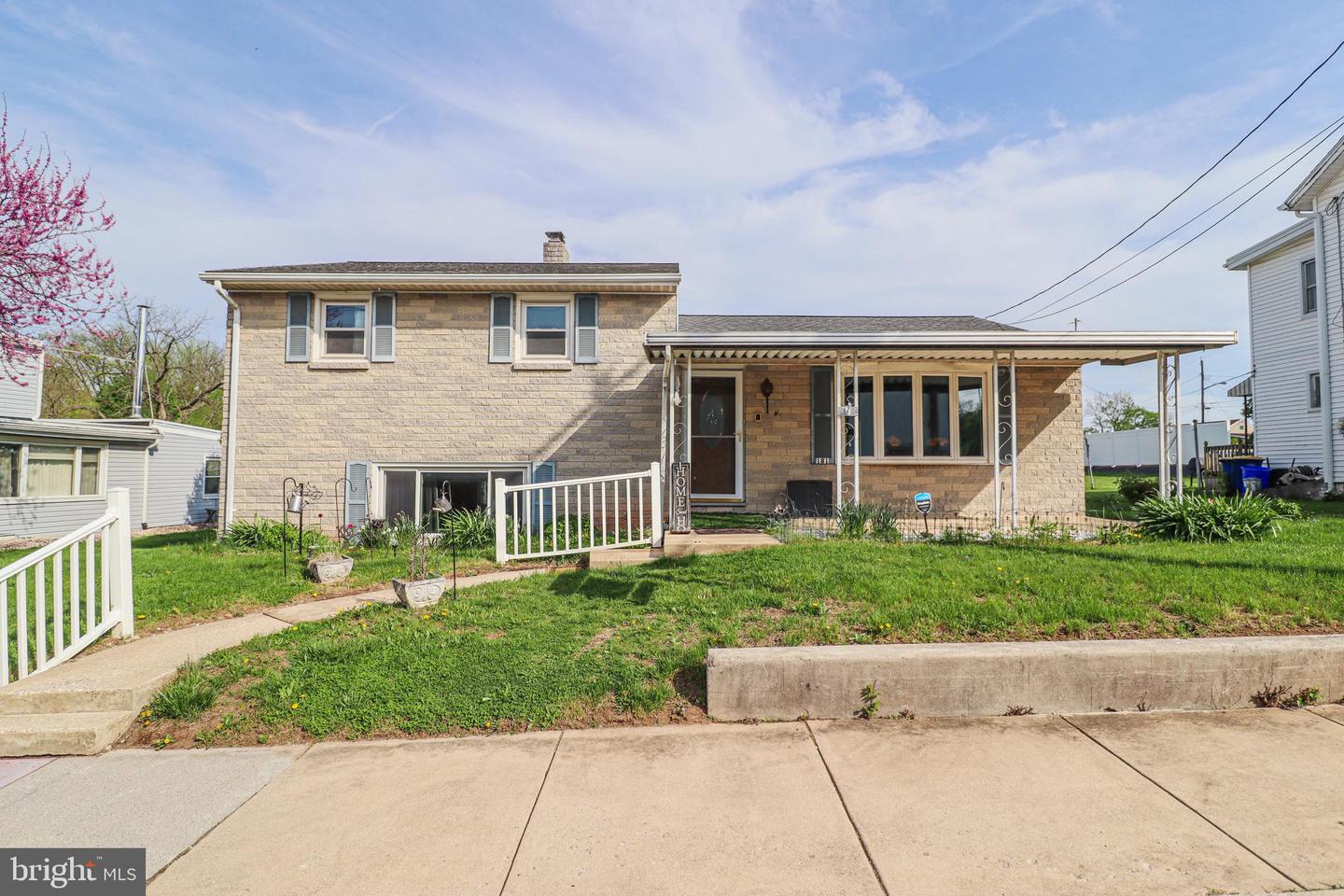 181 S Main Street, Mount Wolf