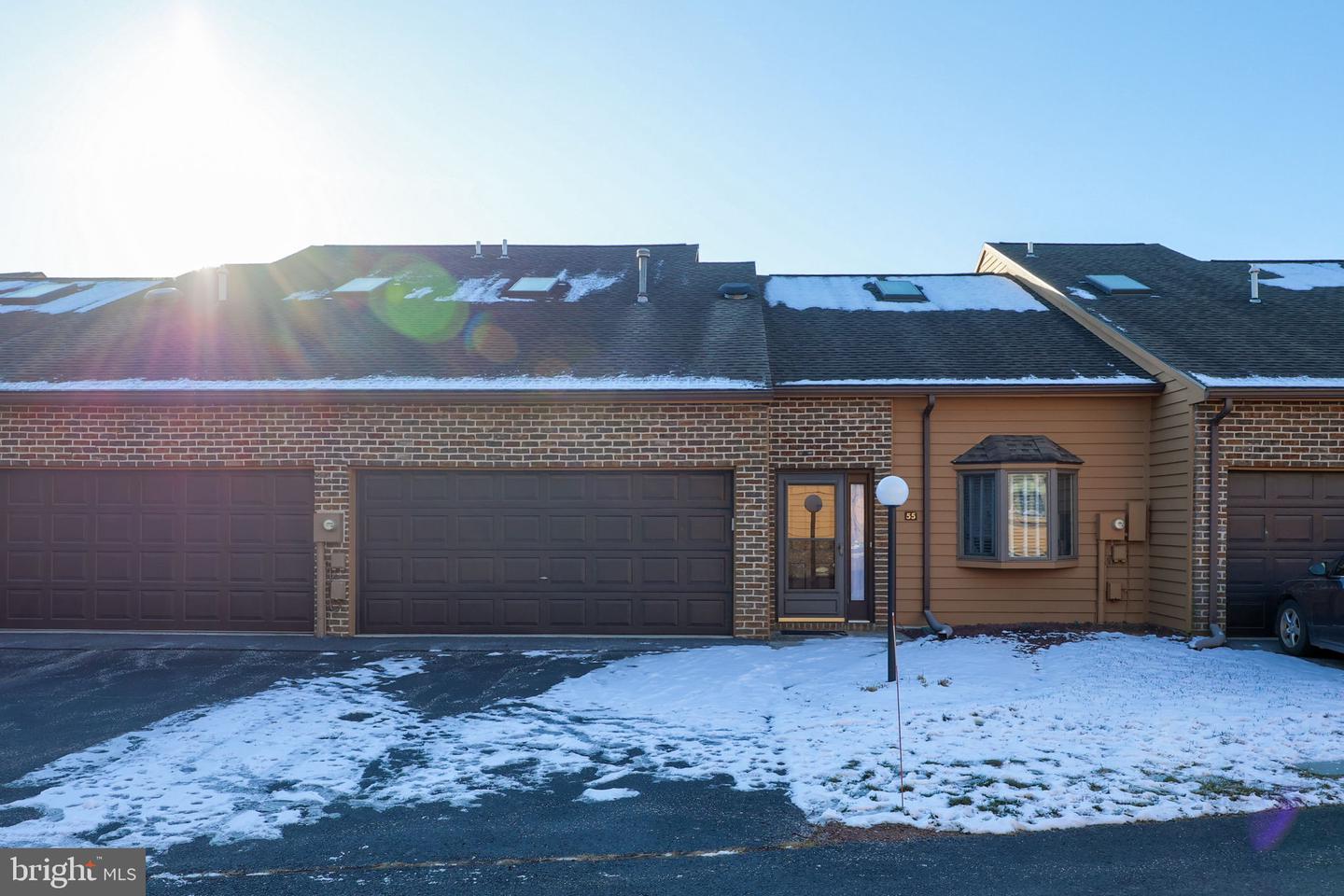 55 Westview Manor, York