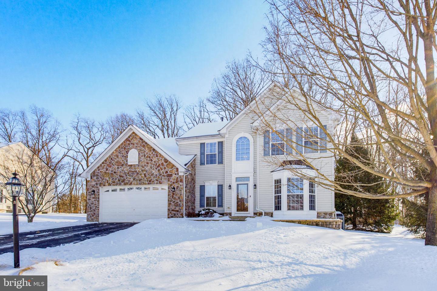 495 Lakeview Drive, Spring Grove
