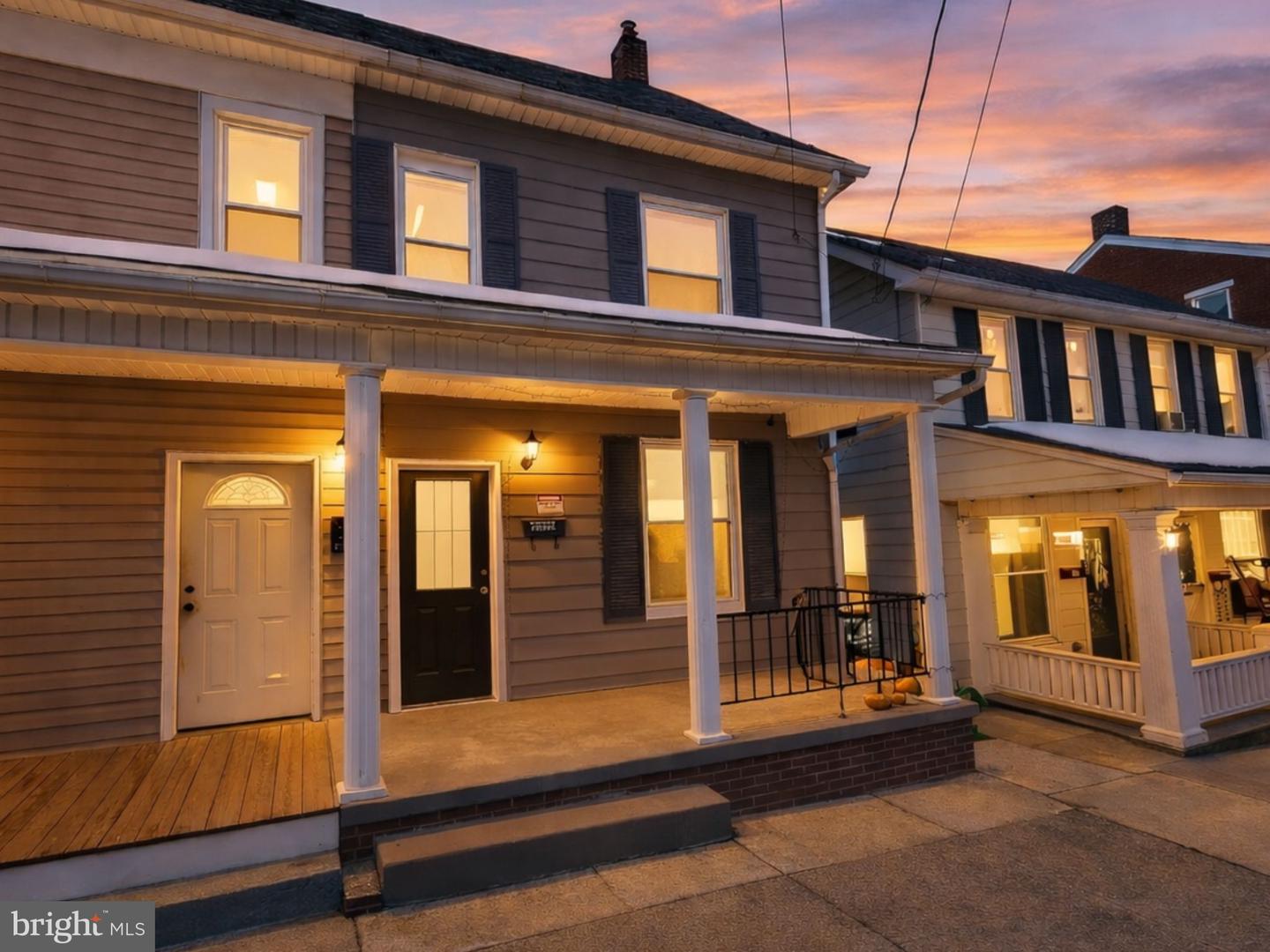 327 1st Avenue, Red Lion