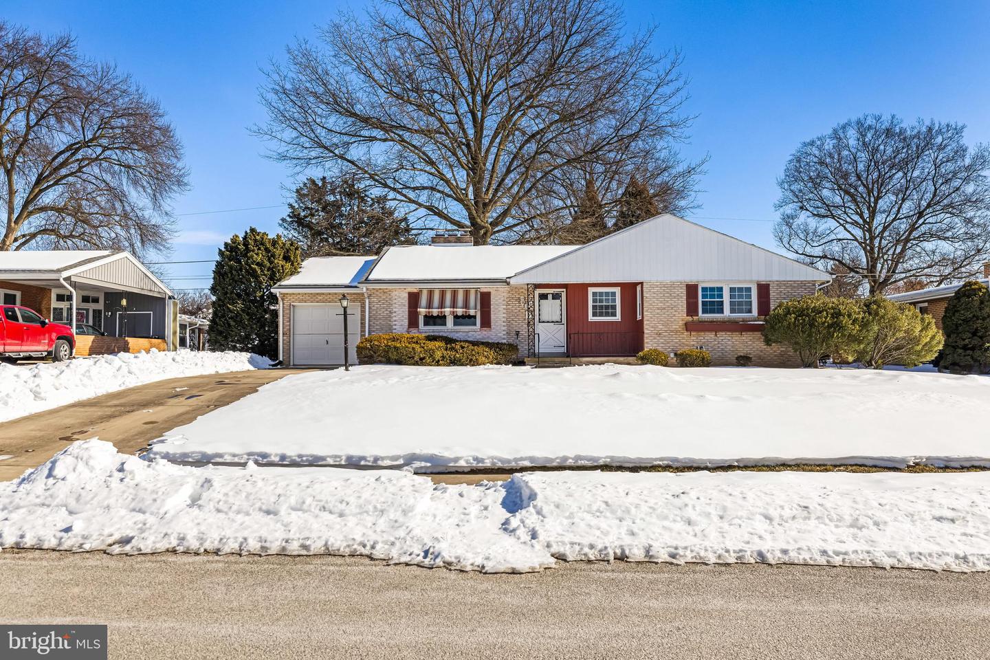 261 S Keesey Street, York