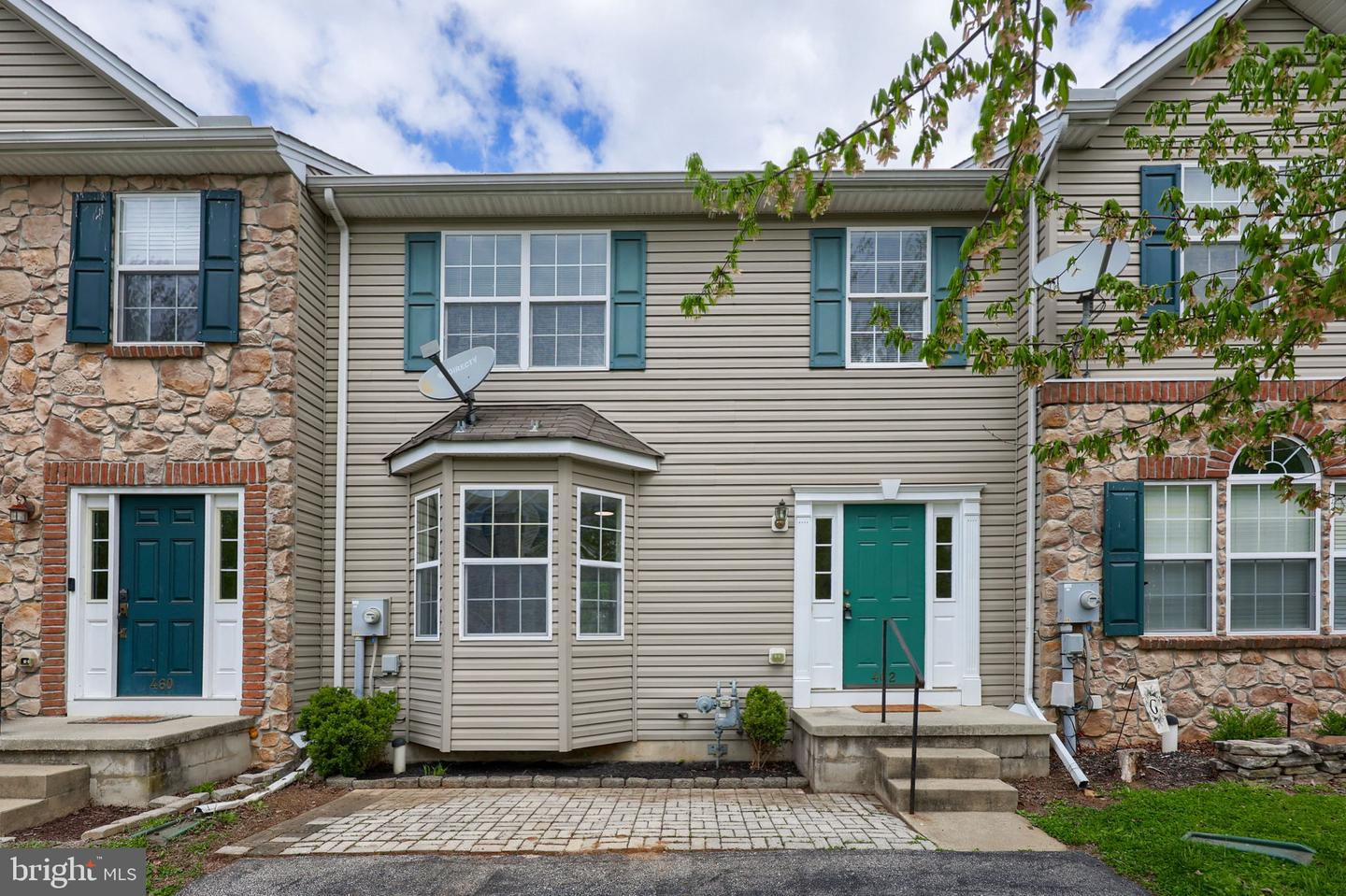 462 Madison Drive, Shrewsbury