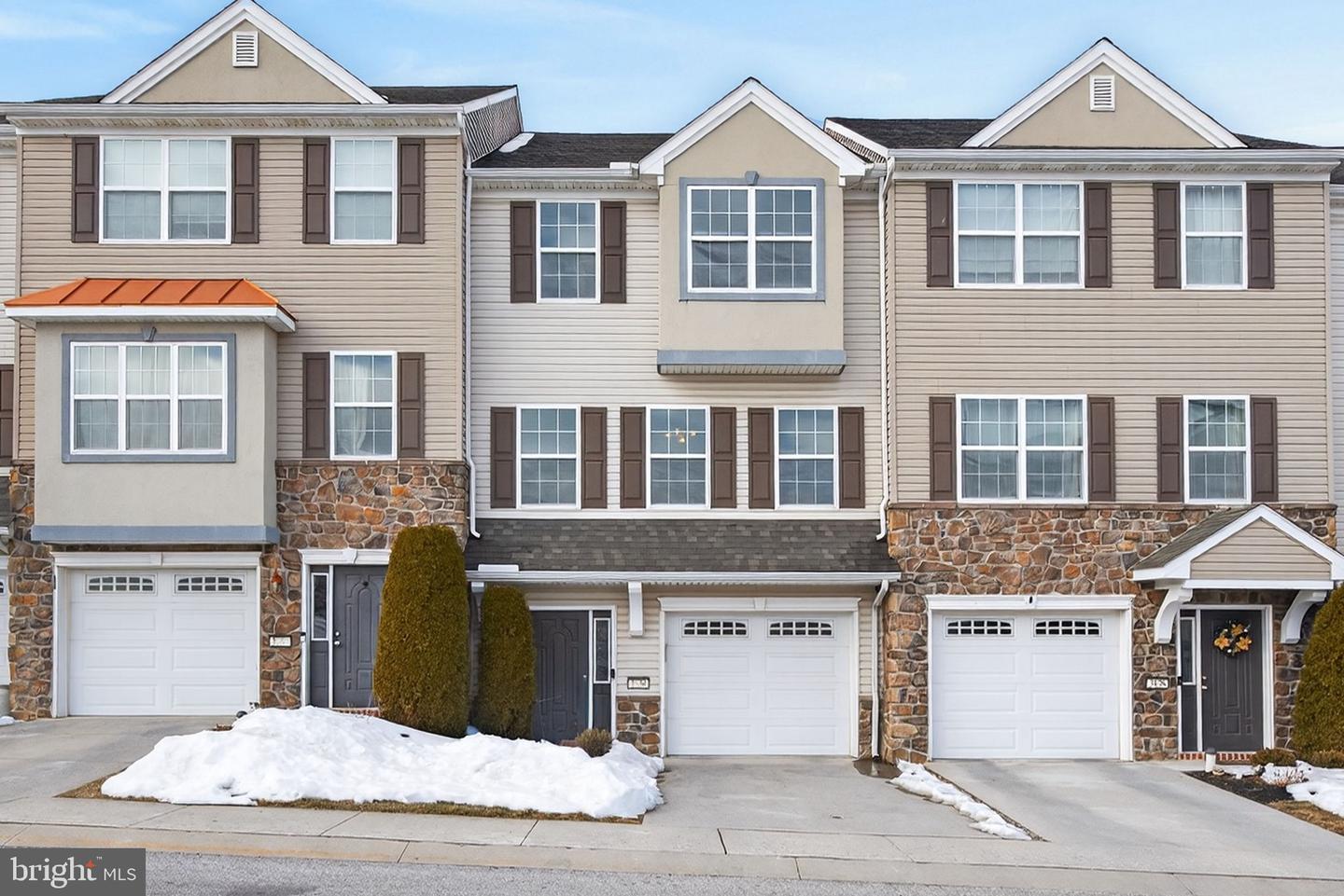 2436 Schultz Way #19, York