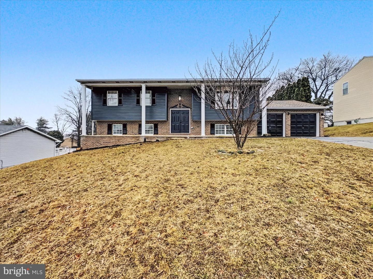 1360 Breezeview Drive, York