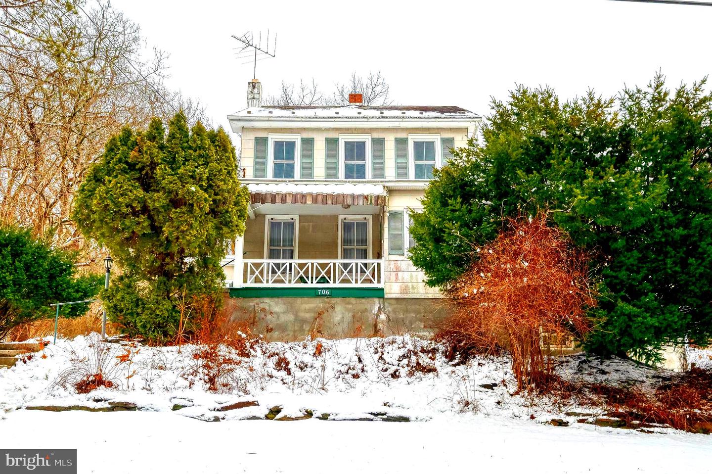 706 Chestnut Street, Delta