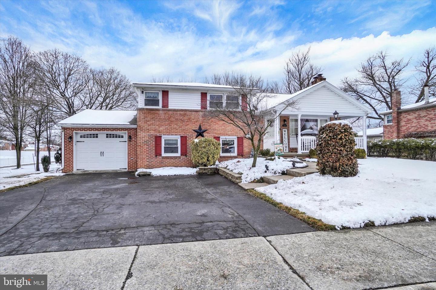 740 Sundale Drive, York