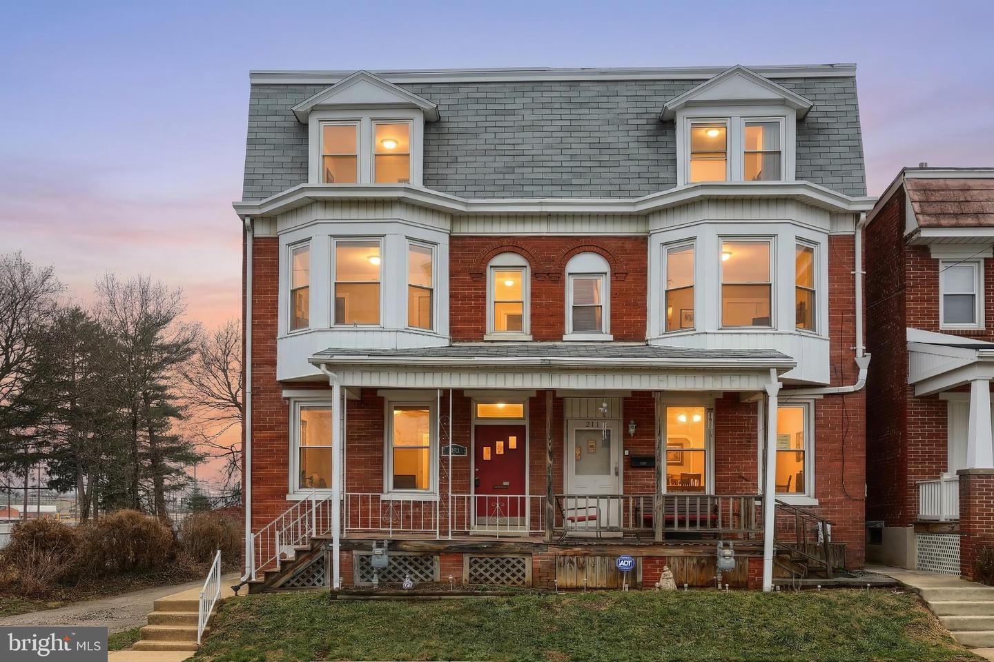 213 Parkway Boulevard, York