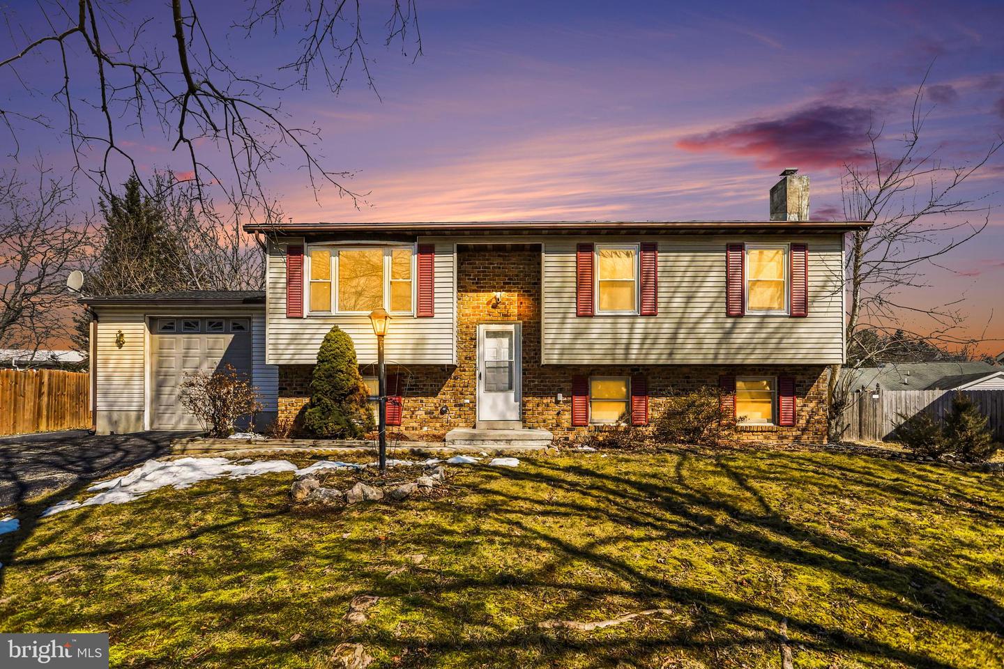 48 Colonial Drive, Hanover