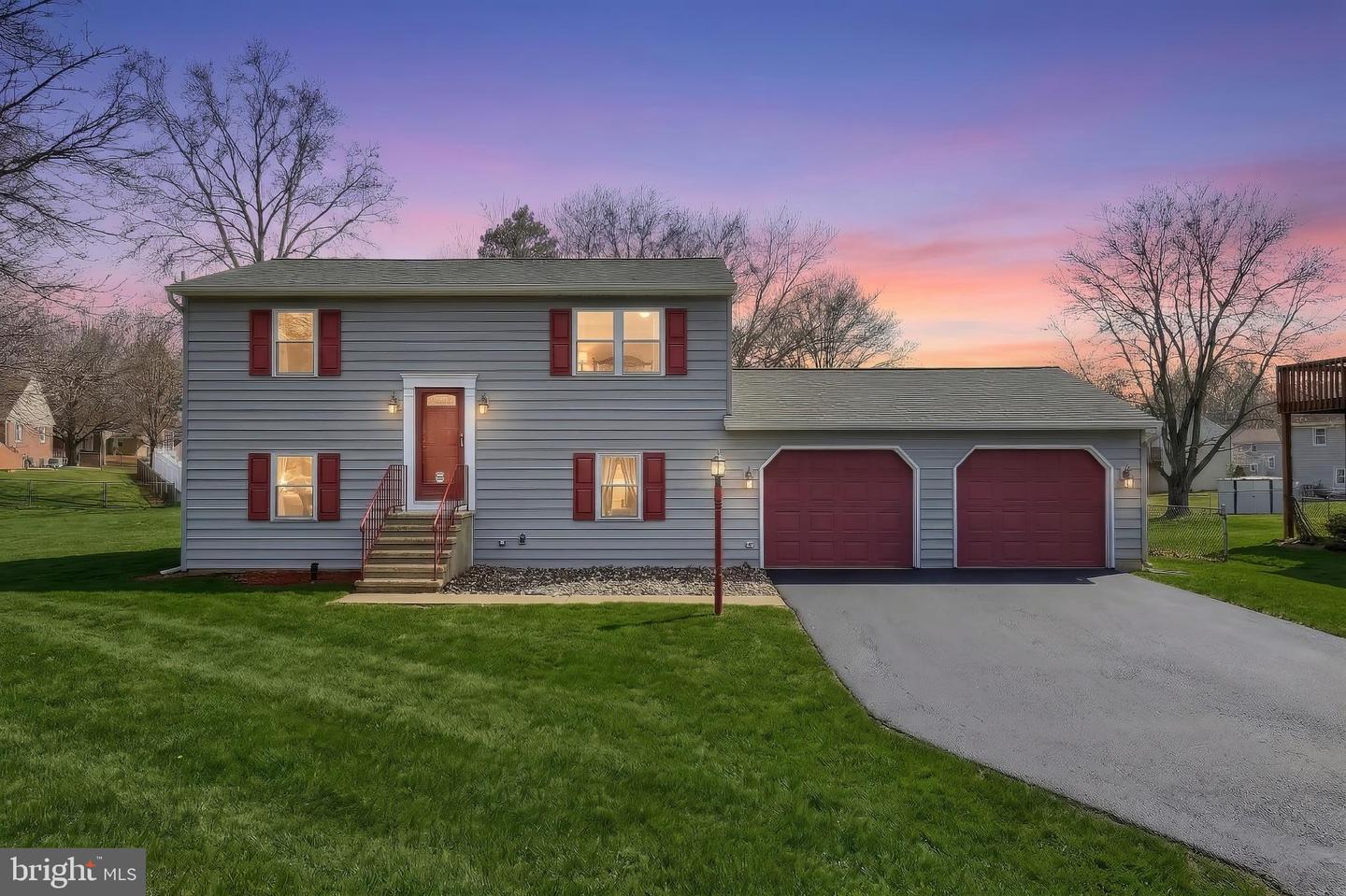 2228 Heather Road, York