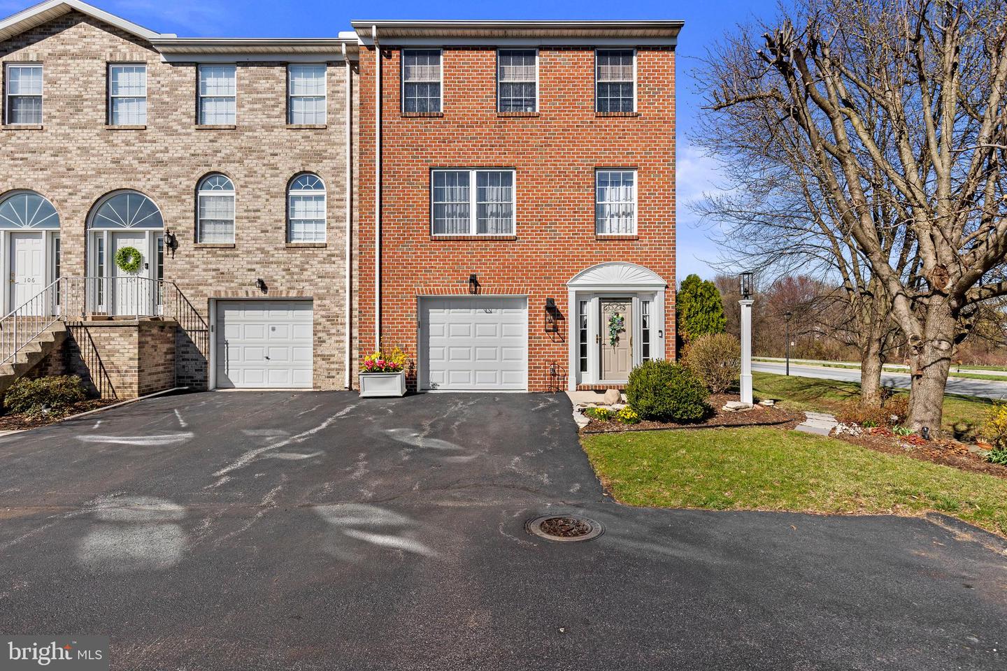 102 Lorenzo Court #102, York