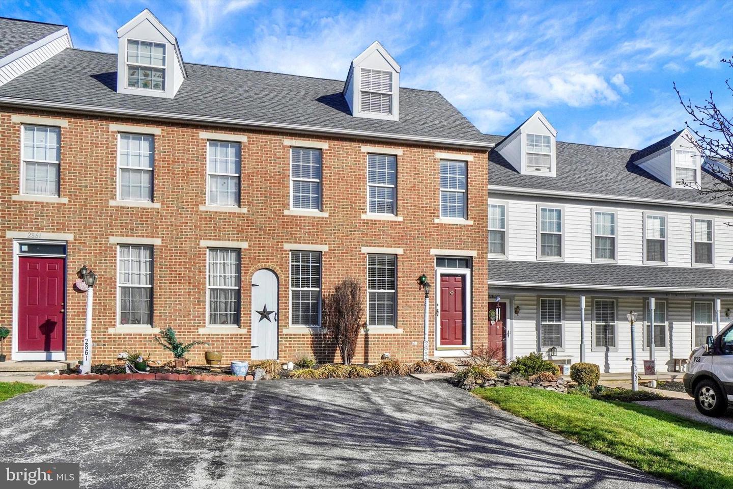 2859 Woodmont Drive, York