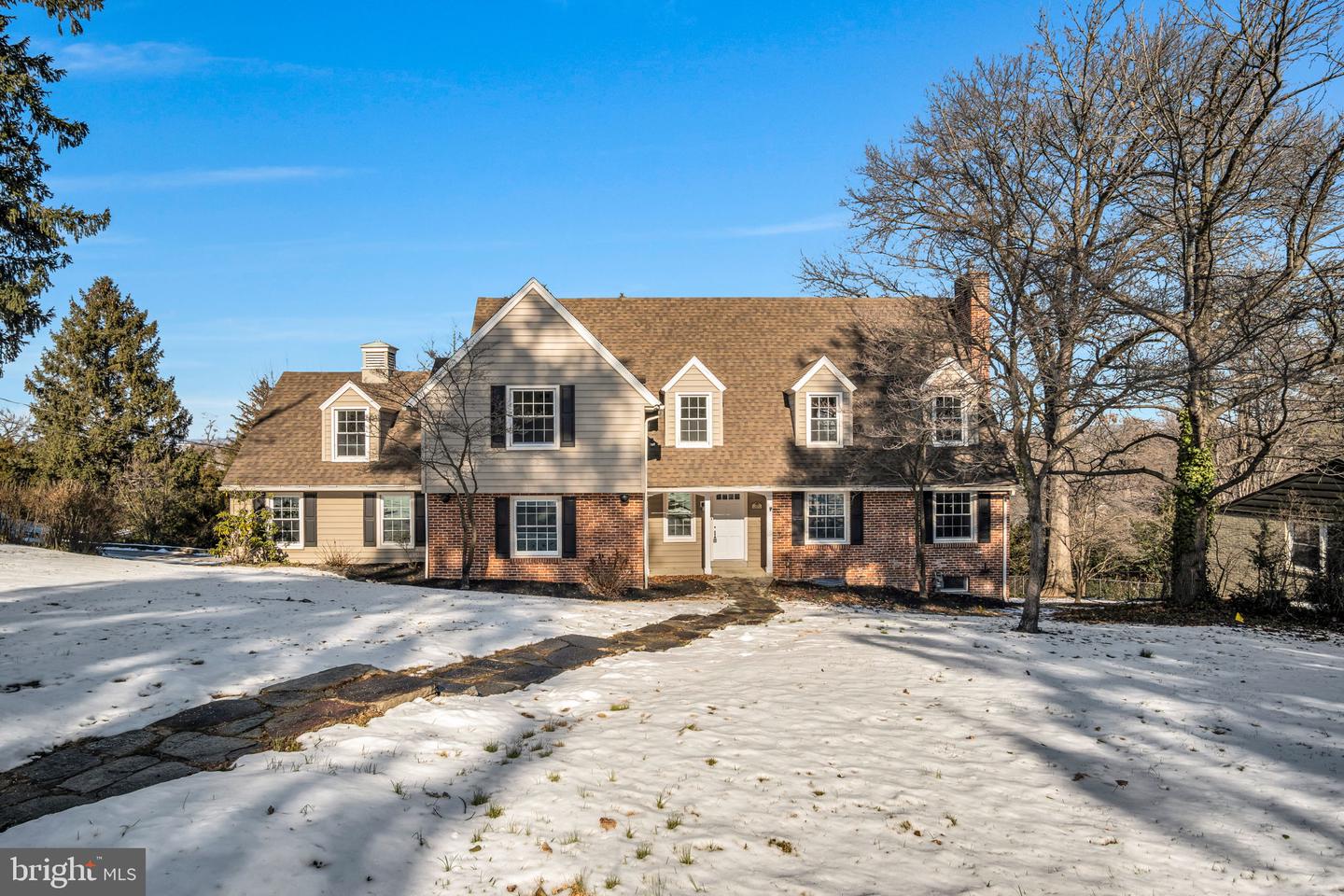 1059 Hillside Drive, York