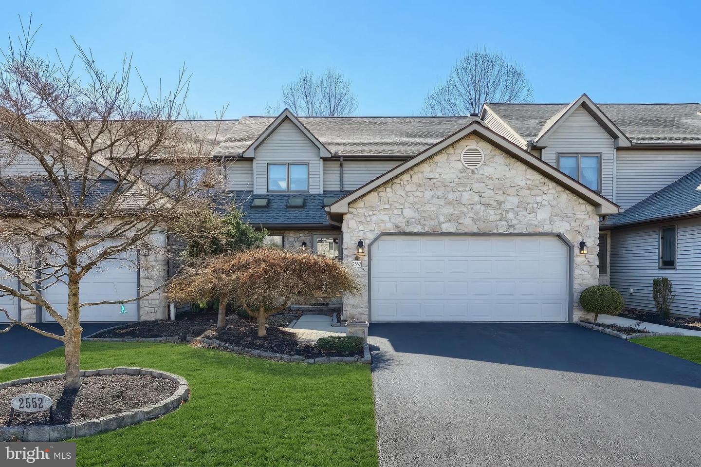 2552 Fairway Drive #2552, York