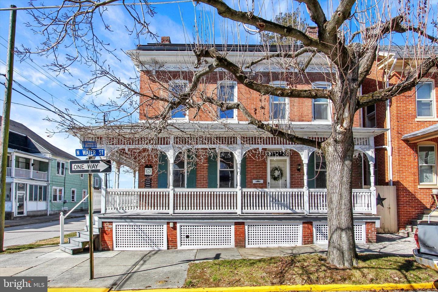 6 N Water Street, Spring Grove