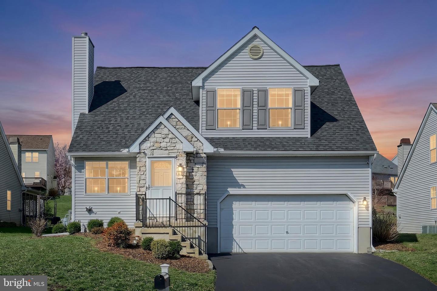 727 Blossom Hill Lane, Dallastown