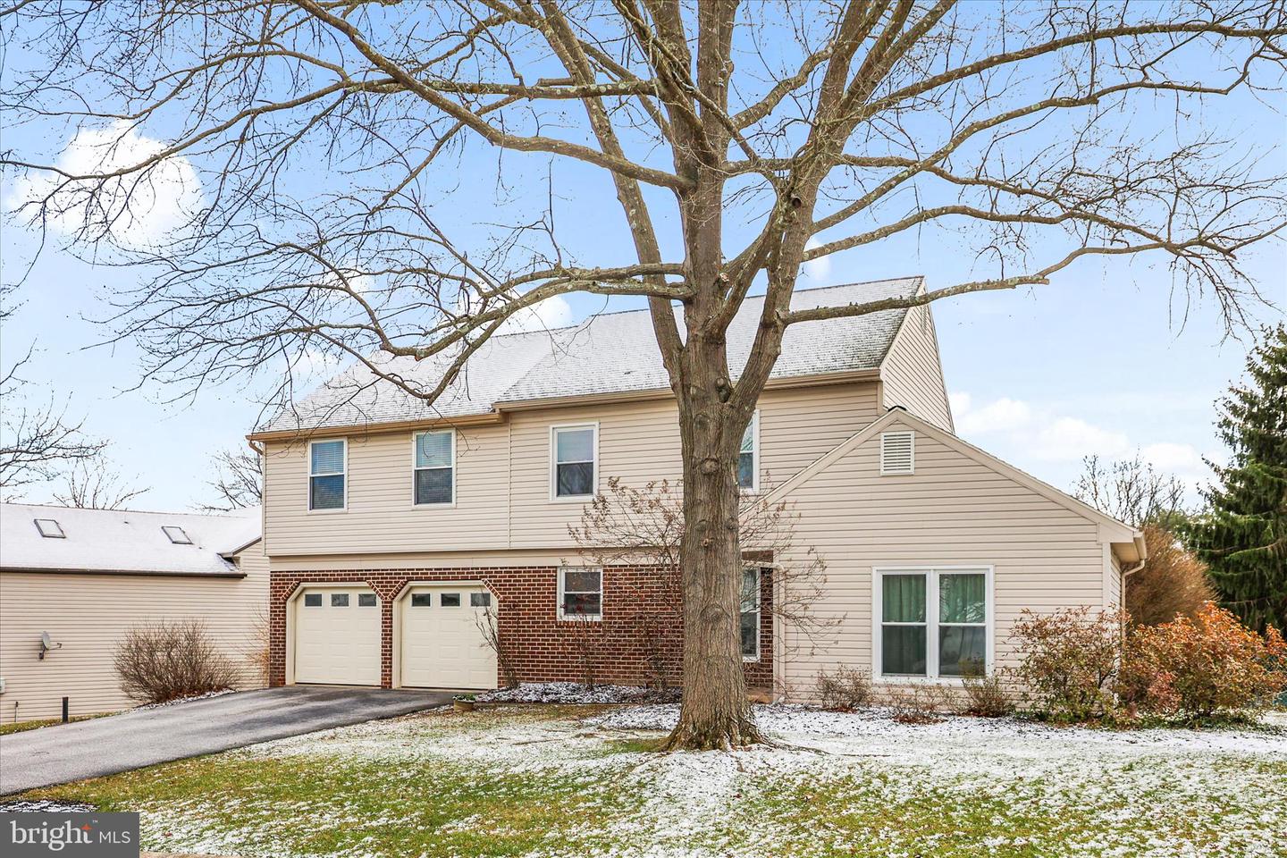 686 Cortland Drive, York