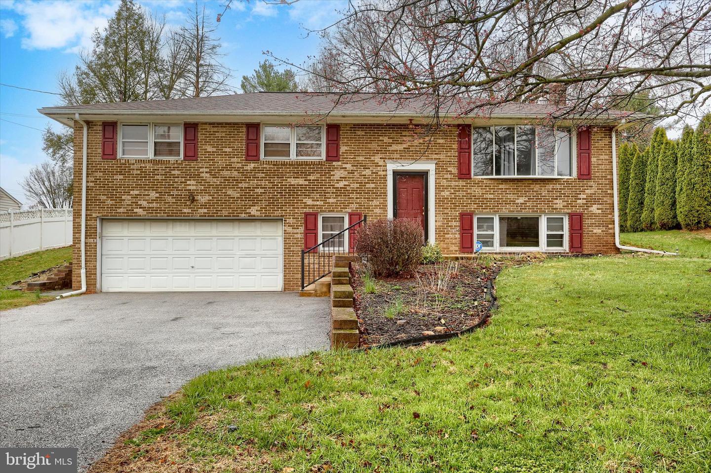 2589 Audlyn Drive, York