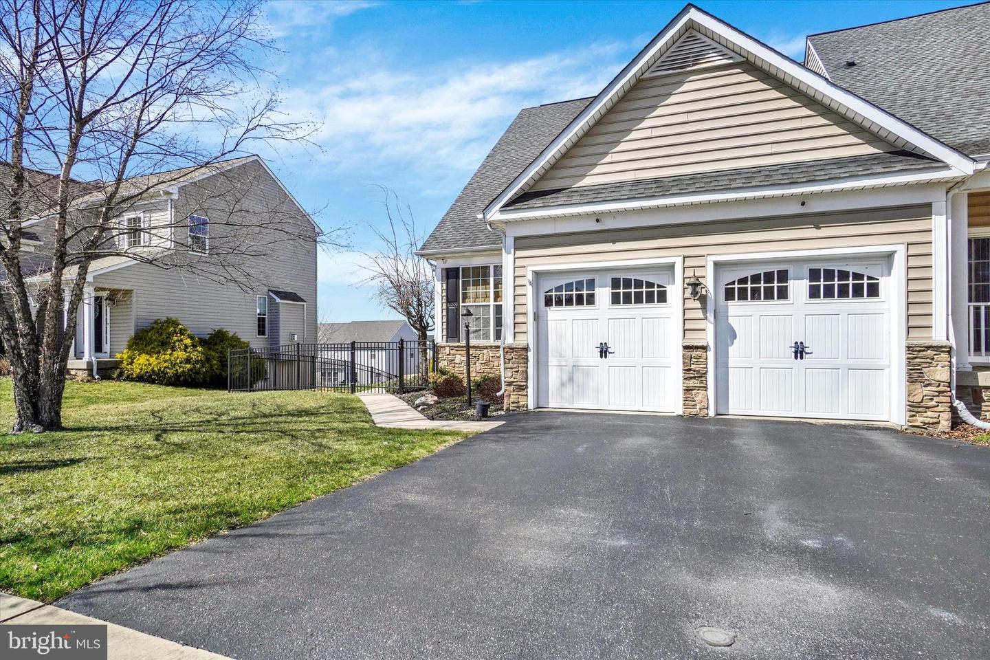 534 Lake Redman Court, Seven Valleys