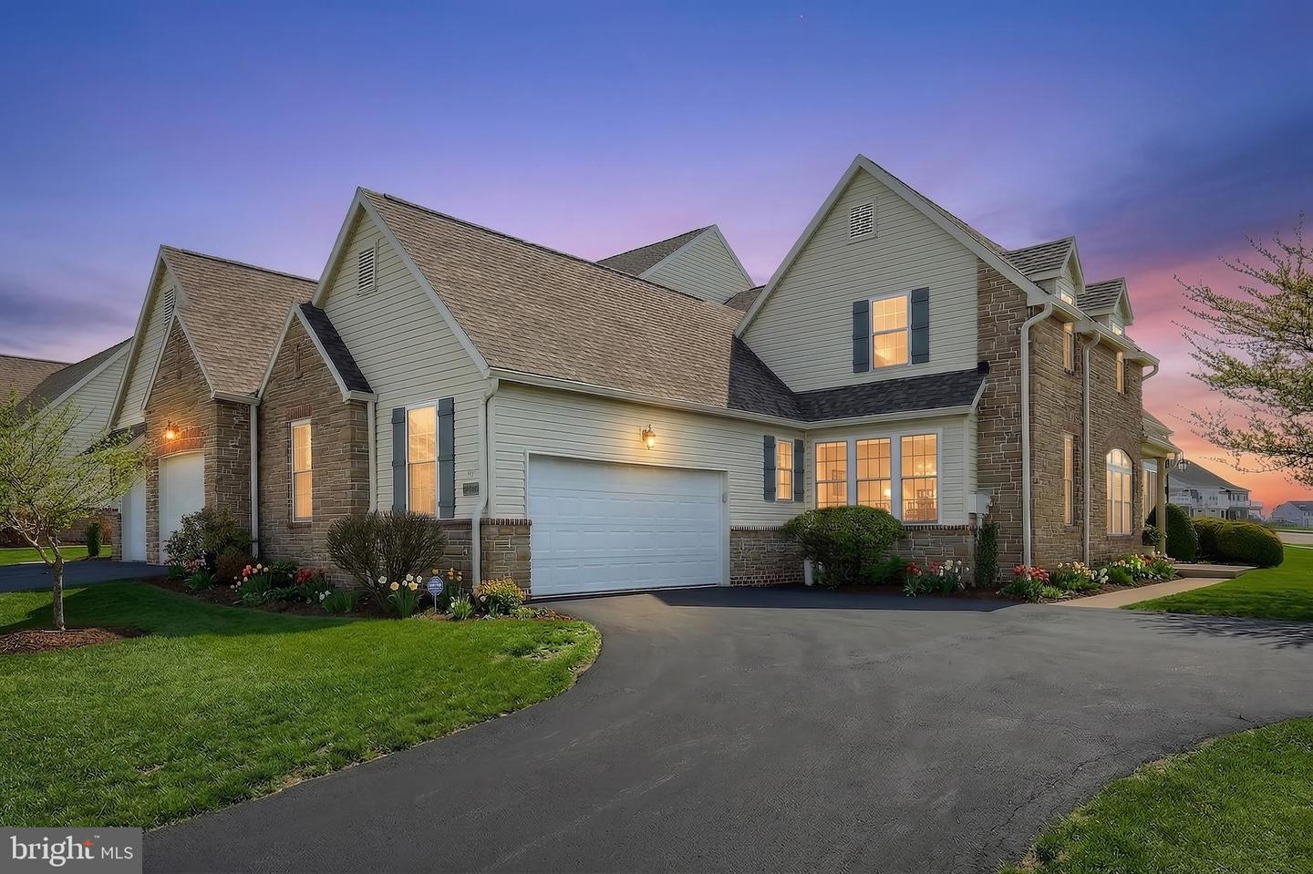 1100 Turnberry Lane, York