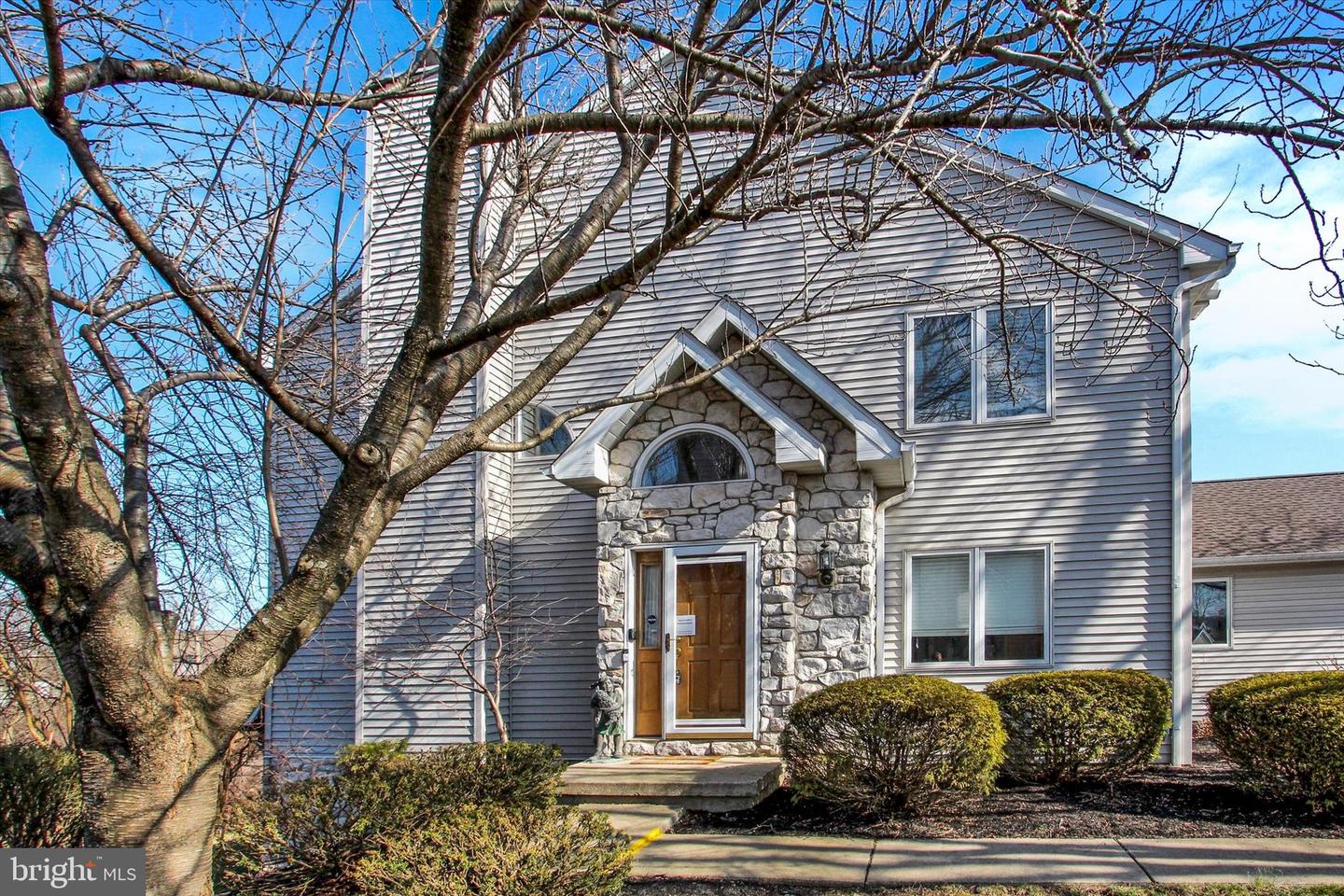 2508 Fairway Drive #2508, York