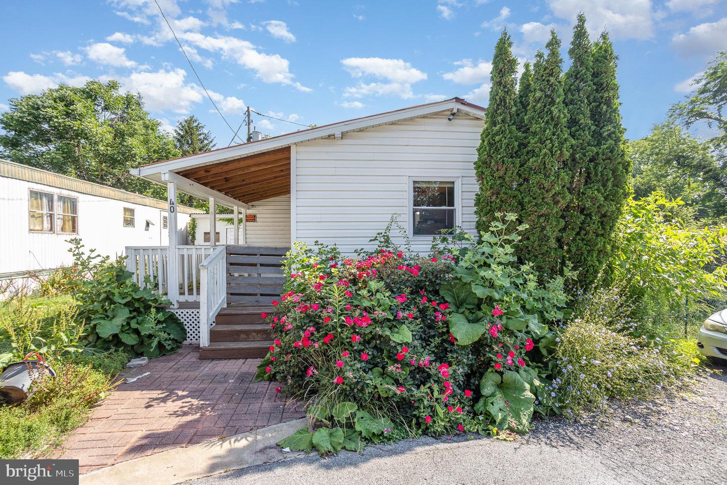 40 Meadowbrook Court
