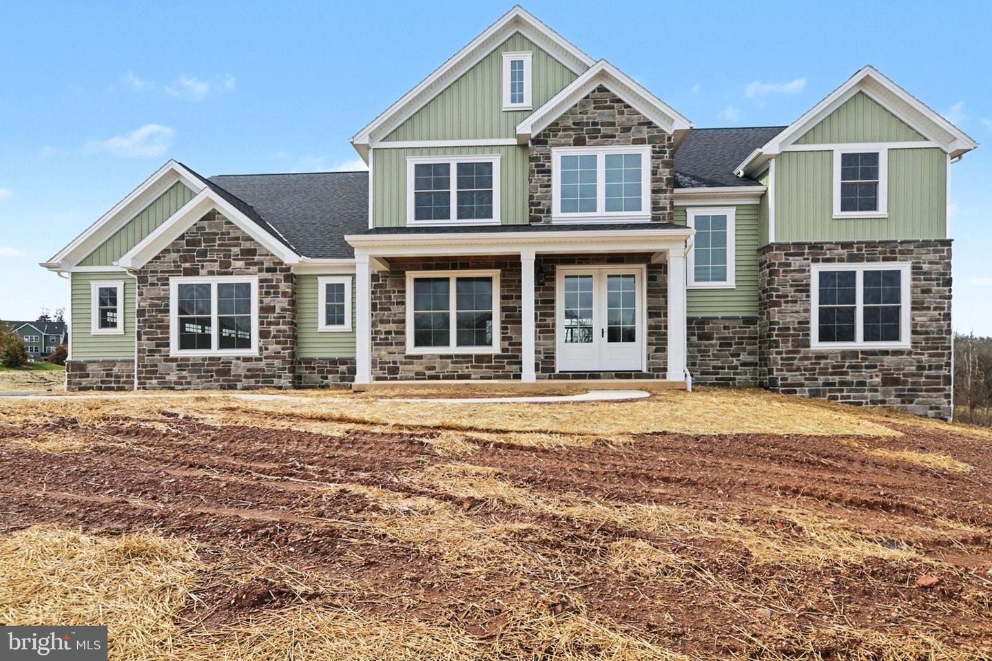 407 Willow Oak Drive, Lewisberry