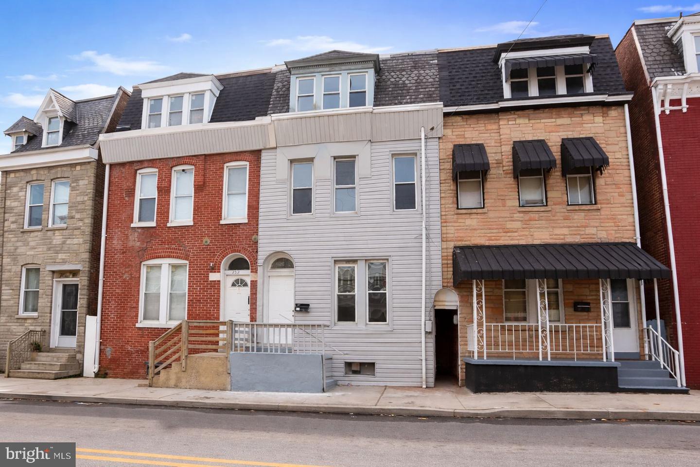 250 E College Avenue