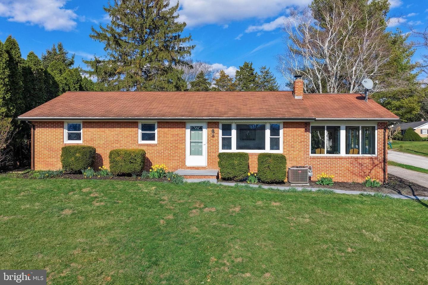 2347 Mardale Drive, York